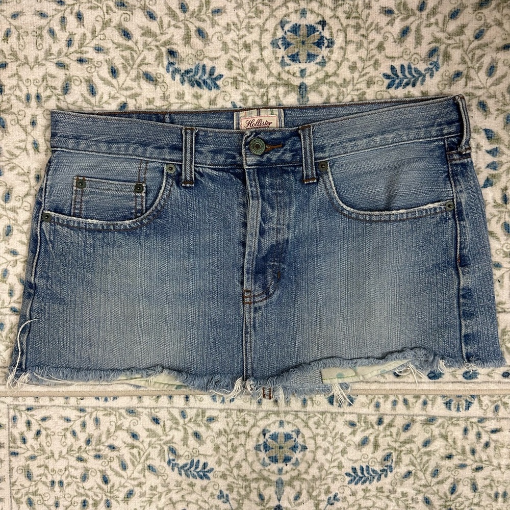 Y2K Hollister Light Wash Denim Raw Hem Mini Skirt